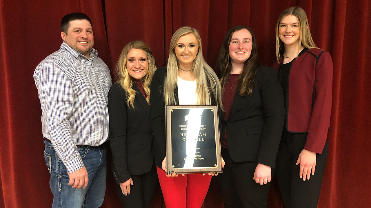 UWPlatteville Dairy Judging Team wins big in Texas UWPlatteville News